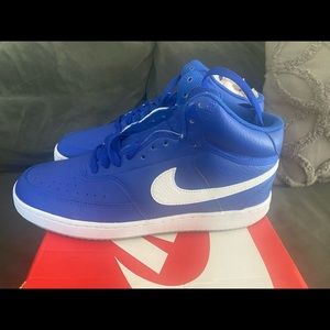 Mens Nike High Tops Court Vision MID Size 8.5
